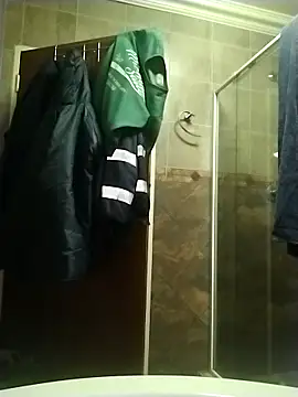 Nawtyslaveteen online show from 12-17-25, 02:28