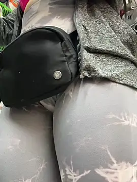 Snapshot of kim_monti chatting on 12-28-24, 09:08 kim monti online show from 12-28-24, 09:08