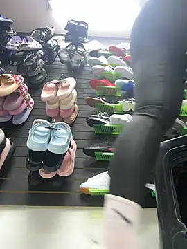 Snapshot of kim_monti chatting on 01-30-25, 01:11 kim monti online show from 01-30-25, 01:11