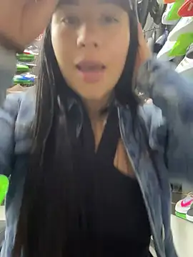 Snapshot of kim_monti chatting on 02-22-25, 02:06 kim monti online show from 02-22-25, 02:06