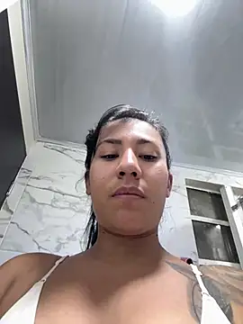 Snapshot of kim_monti chatting on 03-14-25, 02:20 kim monti online show from 03-14-25, 02:20