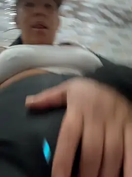 Snapshot of kim_monti chatting on 11-17-25, 09:09 kim monti online show from 11-17-25, 09:09