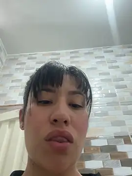 Snapshot of kim_monti chatting on 04-01-26, 09:23 kim monti online show from 04-01-26, 09:23