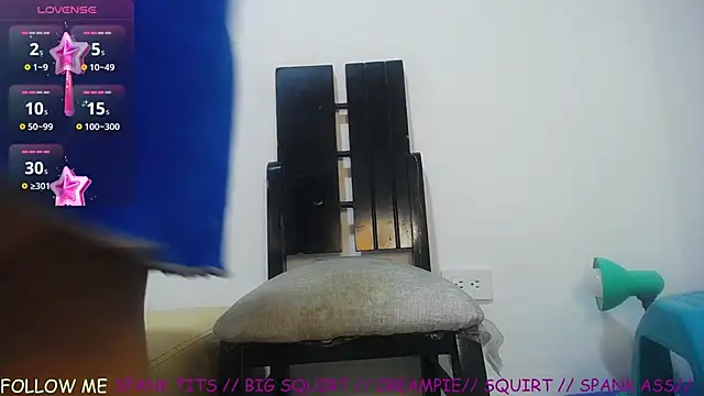 Snapshot of vegalaura__ chatting on 06-17-26, 11:49 vegalaura online show from 06-17-26, 11:49