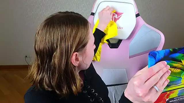 Cowell Adelina online show from 03-07-26, 09:17