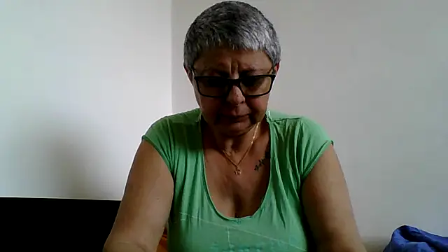 roseblak42 online show from 05-18-26, 08:31