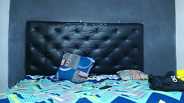 Snapshot of 4SexFantastic chatting on 04-08-26, 12:32 4SexFantastic online show from 04-08-26, 12:32