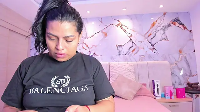 kiana cream online show from 12-15-25, 11:36