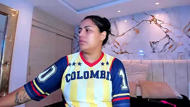 kiana cream online show from 07-08-26, 01:15