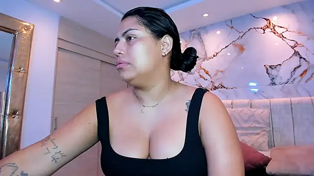 kiana cream online show from 07-09-26, 12:20