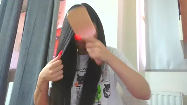 LovelyJulliette online show from 03-26-26, 10:54