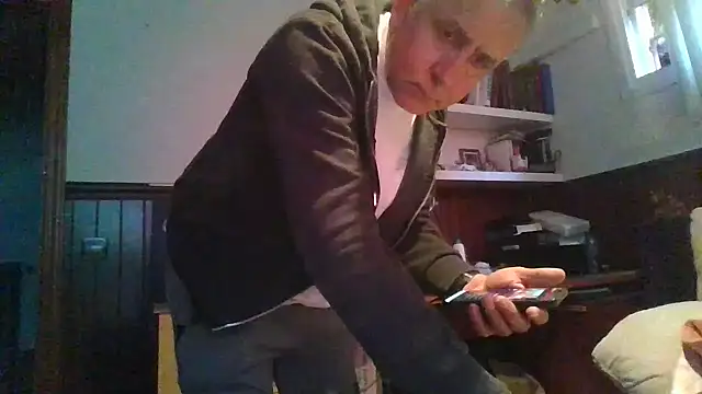 Snapshot of fransexdol chatting on 02-14-25, 08:31 fransexdol online show from 02-14-25, 08:31