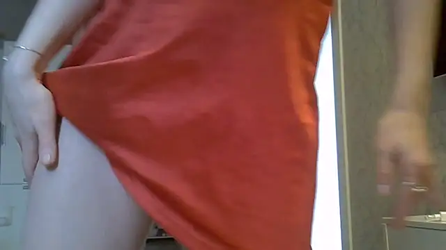 Snapshot of ZarinaSwift chatting on 05-16-26, 06:54 ZarinaSwift online show from 05-16-26, 06:54