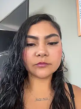 Juli Walker online show from 05-06-26, 03:06