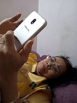 Hotestlove online show from 12-17-25, 11:05