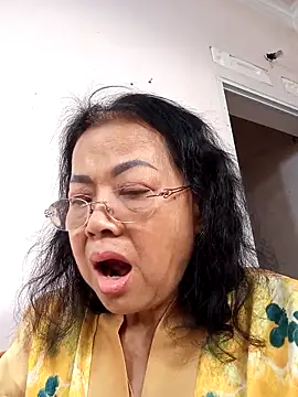 Hotestlove online show from 12-21-25, 01:13