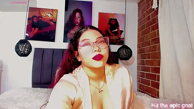 kyliejenner hot online show from 02-13-26, 02:40