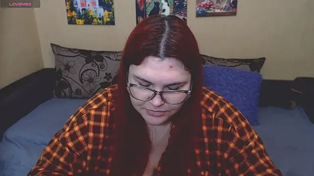 Snapshot of JuliaKeln chatting on 05-09-26, 03:17 JuliaKeln online show from 05-09-26, 03:17