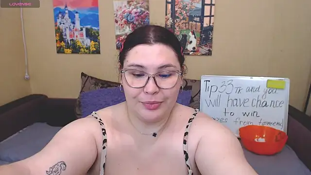 Snapshot of JuliaKeln chatting on 07-13-26, 03:04 JuliaKeln online show from 07-13-26, 03:04