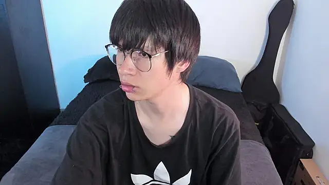 Aventure Twinks online show from 04-14-26, 02:28