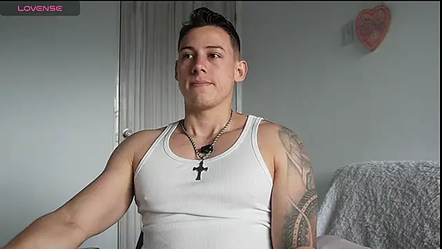 Snapshot of Muscle_King_Cum chatting on 07-04-26, 01:50 Muscle King Cum online show from 07-04-26, 01:50