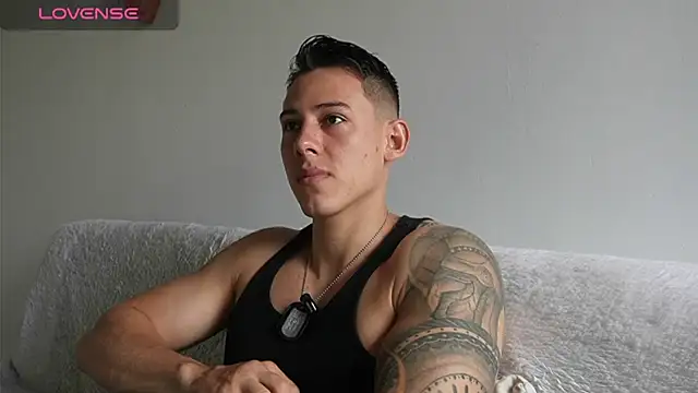 Snapshot of Muscle_King_Cum chatting on 07-17-26, 01:40 Muscle King Cum online show from 07-17-26, 01:40