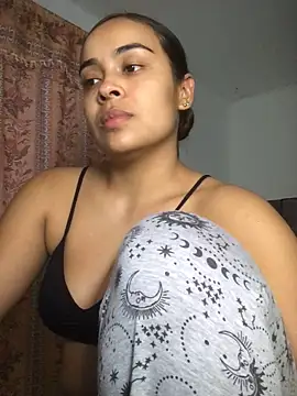 Snapshot of JuanaSimons chatting on 05-19-26, 01:56 JuanaSimons online show from 05-19-26, 01:56