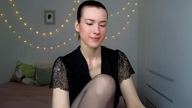Snapshot of AliciaNewell chatting on 07-05-26, 04:19 AliciaNewell online show from 07-05-26, 04:19