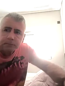 Snapshot of parejamlga58 chatting on 02-18-26, 02:13 parejamlga58 online show from 02-18-26, 02:13