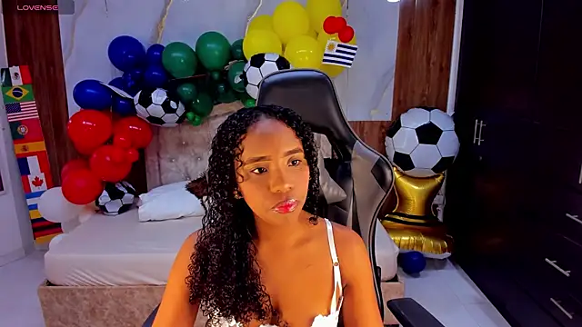 Snapshot of lia_16 chatting on 07-13-26, 11:02 lia 16 online show from 07-13-26, 11:02