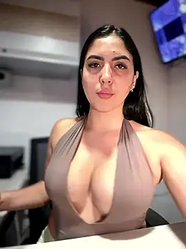 Snapshot of MarianaBenz chatting on 01-16-26, 11:31 MarianaBenz online show from 01-16-26, 11:31