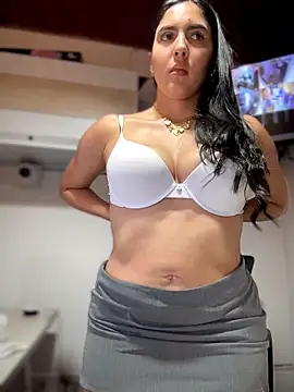 MarianaBenz online show from 05-18-26, 11:43