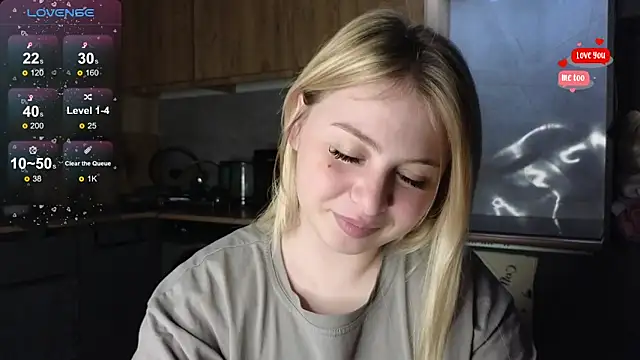 Snapshot of shy_blondiee chatting on 05-17-26, 09:33 shy blondiee online show from 05-17-26, 09:33