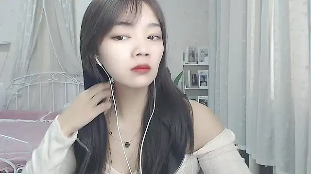 Snapshot of Jenny-Z chatting on 02-10-26, 02:04 Jenny-Z online show from 02-10-26, 02:04