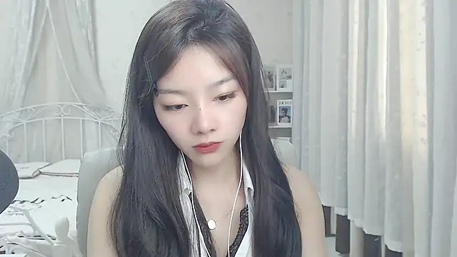 Snapshot of Jenny-Z chatting on 04-06-26, 04:46 Jenny-Z online show from 04-06-26, 04:46