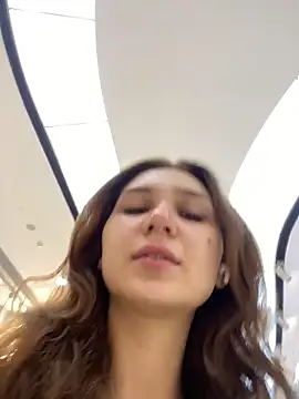 Snapshot of QuitieLia chatting on 03-12-26, 07:25 QuitieLia online show from 03-12-26, 07:25