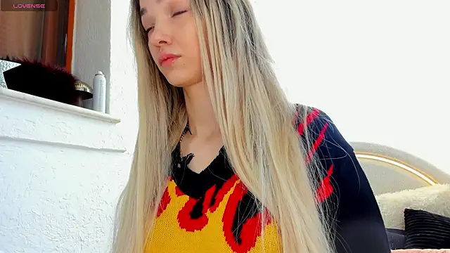 Sassy Teen online show from 04-08-26, 07:52