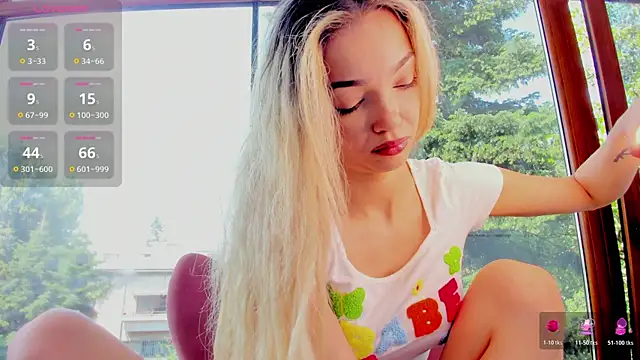 Snapshot of Sassy_Teen chatting on 06-25-26, 08:19 Sassy Teen online show from 06-25-26, 08:19
