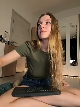 freiiaflower online show from 03-15-25, 07:16