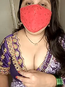 Snapshot of Love-priya chatting on 12-17-24, 07:29 Love-priya online show from 12-17-24, 07:29
