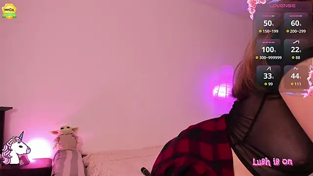 Snapshot of EvaUniporn chatting on 10-14-25, 02:40 EvaUniporn online show from 10-14-25, 02:40