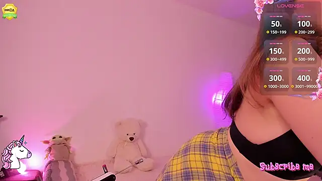 Snapshot of EvaUniporn chatting on 10-22-25, 03:45 EvaUniporn online show from 10-22-25, 03:45