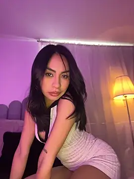 Snapshot of romma95 chatting on 06-15-26, 06:54 romma95 online show from 06-15-26, 06:54