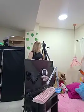 NaomiShimizu online show from 04-06-26, 07:48