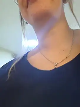 NaomiShimizu online show from 04-11-26, 07:51