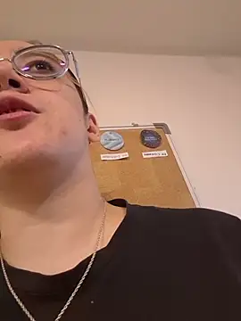 NaomiShimizu online show from 04-16-26, 08:31