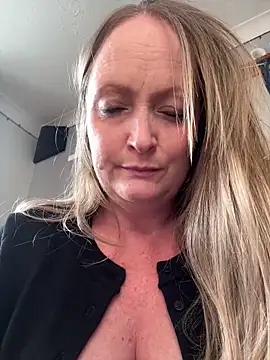 HoneyBluex online show from 03-20-26, 01:05