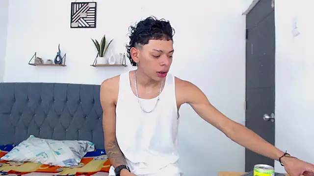 Snapshot of Harry_jhonsson chatting on 05-30-26, 11:46 Harry jhonsson online show from 05-30-26, 11:46