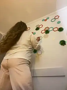 AurorHarris online show from 12-20-24, 06:24