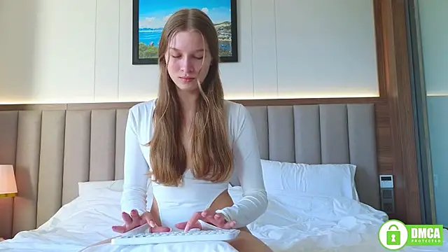 Snapshot of CutieBeauty chatting on 03-29-26, 08:25 CutieBeauty online show from 03-29-26, 08:25